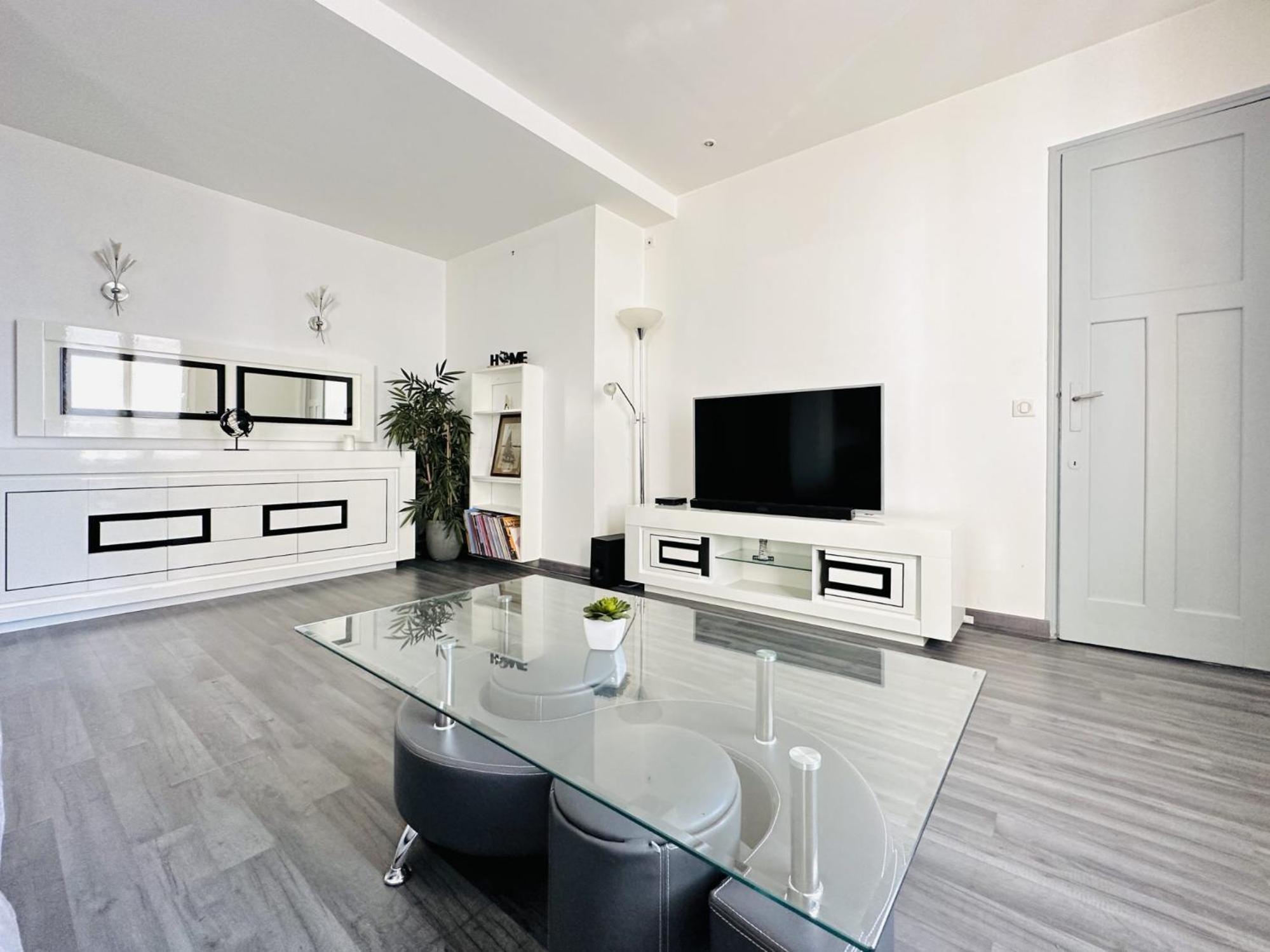 Le Globe Trotteur - 2 Pieces Cannes Centre Bagian luar foto